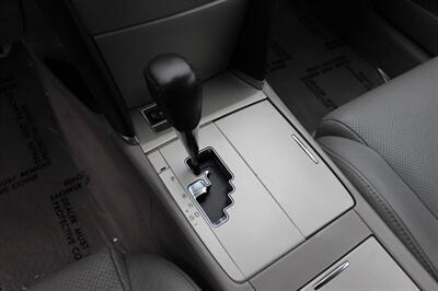 2011 Toyota Camry SE V6   - Photo 12 - Salem, OR 97317