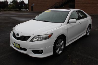2011 Toyota Camry SE V6   - Photo 2 - Salem, OR 97317
