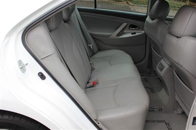 2011 Toyota Camry SE V6   - Photo 15 - Salem, OR 97317