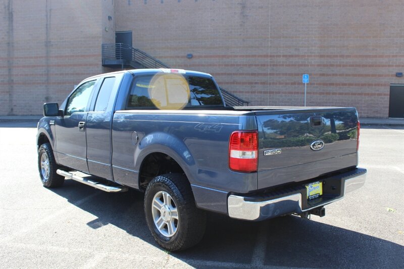 2005 Ford F-150 XLT photo 3