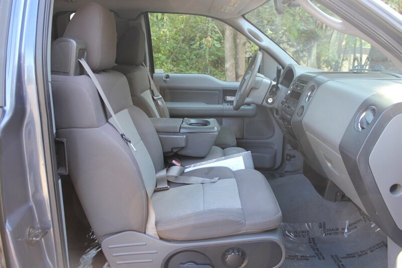 2005 Ford F-150 XLT photo 16