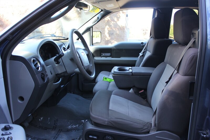 2005 Ford F-150 XLT photo 10