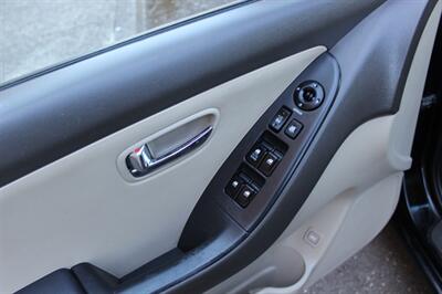 2010 Hyundai Elantra Blue   - Photo 11 - Salem, OR 97317