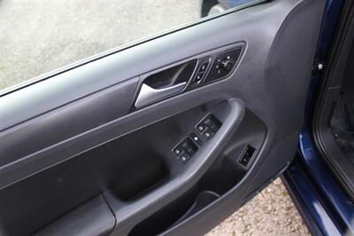 2012 Volkswagen Jetta SE PZEV   - Photo 11 - Salem, OR 97317