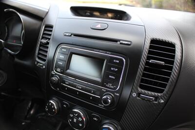 2015 Kia Forte EX  Koup - Photo 15 - Salem, OR 97317