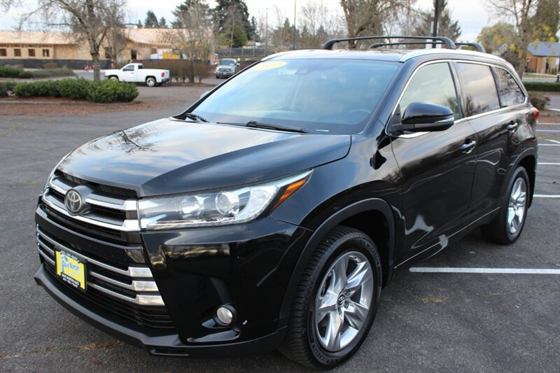 2017 Toyota Highlander Limited photo 2