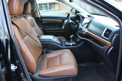 2017 Toyota Highlander Limited   - Photo 19 - Salem, OR 97317