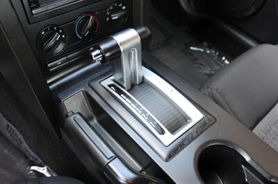 2005 Ford Mustang V6 Deluxe - Photo 12 - Salem, OR 97317