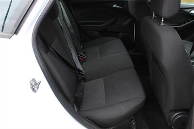 2018 Ford Focus SE   - Photo 16 - Salem, OR 97317