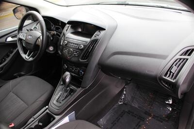 2018 Ford Focus SE   - Photo 17 - Salem, OR 97317
