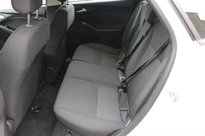 2018 Ford Focus SE   - Photo 13 - Salem, OR 97317