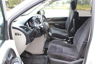 2014 Dodge Grand Caravan SXT Plus   - Photo 10 - Salem, OR 97317