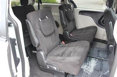2014 Dodge Grand Caravan SXT Plus   - Photo 17 - Salem, OR 97317