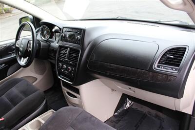 2014 Dodge Grand Caravan SXT Plus   - Photo 18 - Salem, OR 97317