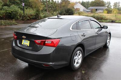 2017 Chevrolet Malibu LS   - Photo 4 - Salem, OR 97317