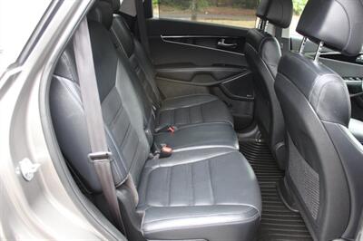 2017 Kia Sorento SX Limited V6   - Photo 18 - Salem, OR 97317