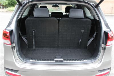 2017 Kia Sorento SX Limited V6   - Photo 16 - Salem, OR 97317