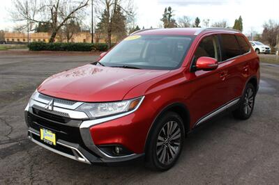 2019 Mitsubishi Outlander SEL   - Photo 2 - Salem, OR 97317