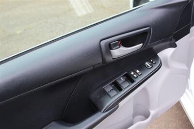 2012 Toyota Camry LE   - Photo 11 - Salem, OR 97317