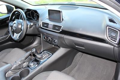 2016 Mazda Mazda3 i Sport - Photo 16 - Salem, OR 97317