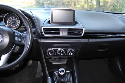 2016 Mazda Mazda3 i Sport - Photo 14 - Salem, OR 97317