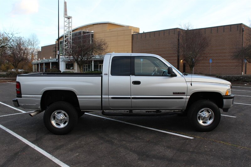 2001 Dodge Ram SLT photo 4