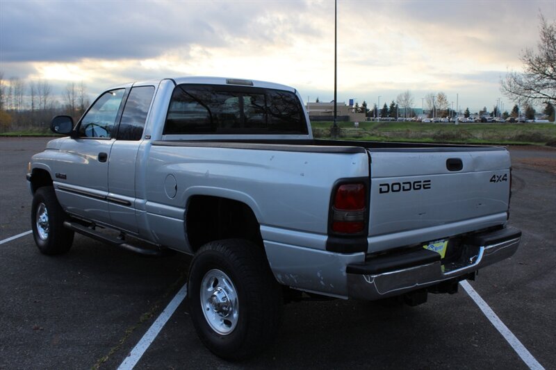 2001 Dodge Ram SLT photo 2