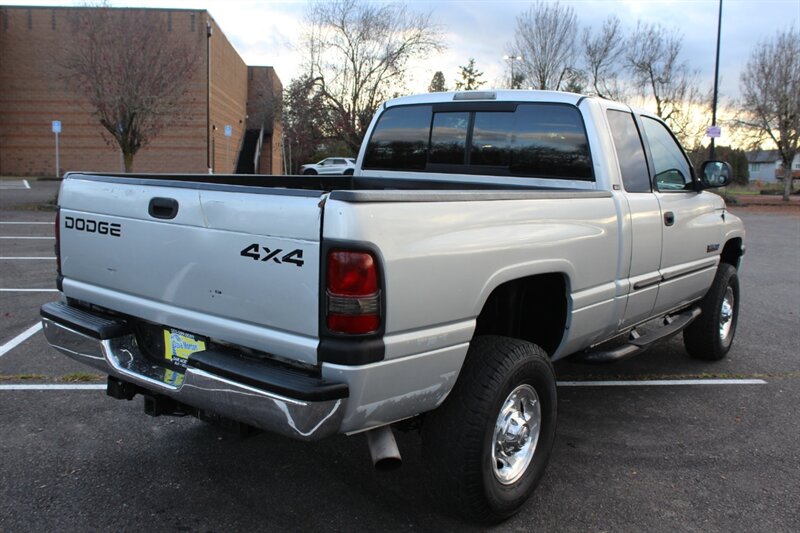 2001 Dodge Ram SLT photo 3