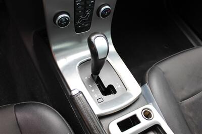 2010 Volvo S40 2.4i   - Photo 12 - Salem, OR 97317