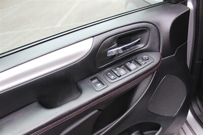 2018 Dodge Grand Caravan GT   - Photo 11 - Salem, OR 97317