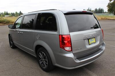 2018 Dodge Grand Caravan GT   - Photo 3 - Salem, OR 97317
