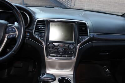 2014 Jeep Grand Cherokee Overland   - Photo 14 - Salem, OR 97317