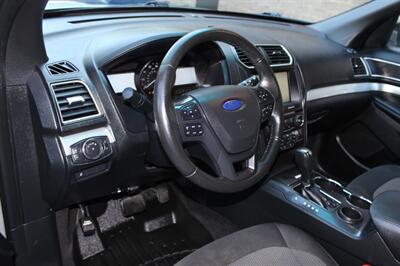 2016 Ford Explorer XLT   - Photo 9 - Salem, OR 97317