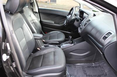 2017 Kia Forte5 EX   - Photo 18 - Salem, OR 97317