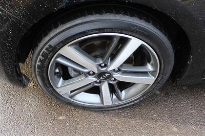 2017 Kia Forte5 EX   - Photo 19 - Salem, OR 97317