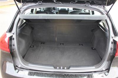 2017 Kia Forte5 EX   - Photo 15 - Salem, OR 97317