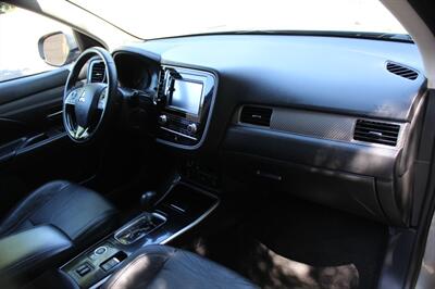 2020 Mitsubishi Outlander SEL   - Photo 18 - Salem, OR 97317