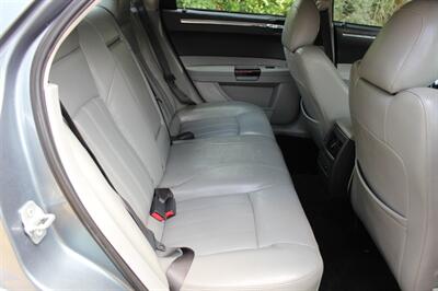 2007 Chrysler 300C   - Photo 15 - Salem, OR 97317