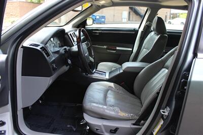 2007 Chrysler 300C   - Photo 10 - Salem, OR 97317