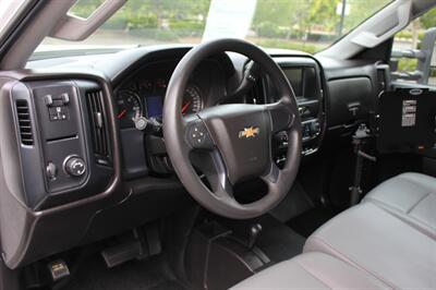 2018 Chevrolet Silverado 2500 Work Truck   - Photo 9 - Salem, OR 97317