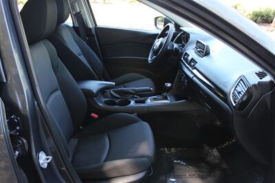 2014 Mazda Mazda3 Hatchback i Sport   - Photo 18 - Salem, OR 97317