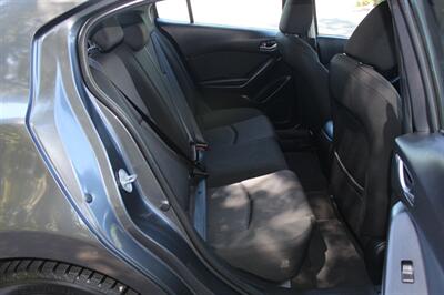 2014 Mazda Mazda3 Hatchback i Sport   - Photo 16 - Salem, OR 97317