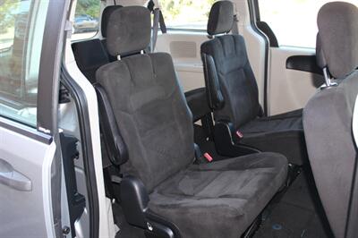 2014 Dodge Grand Caravan American Value Package   - Photo 18 - Salem, OR 97317