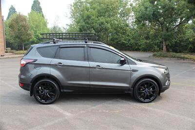 2017 Ford Escape SE - Photo 5 - Salem, OR 97317