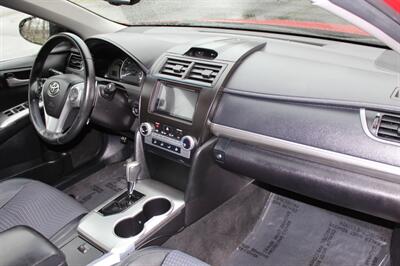 2014 Toyota Camry SE Sport   - Photo 16 - Salem, OR 97317