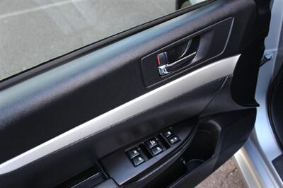2013 Subaru Legacy 2.5i - Photo 11 - Salem, OR 97317
