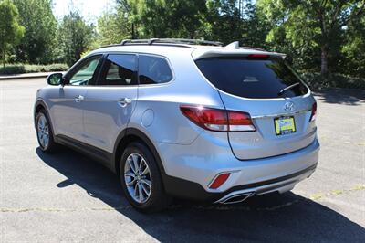 2017 Hyundai Santa Fe SE   - Photo 3 - Salem, OR 97317