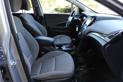 2017 Hyundai Santa Fe SE   - Photo 20 - Salem, OR 97317