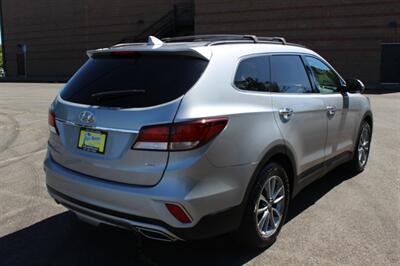 2017 Hyundai Santa Fe SE   - Photo 4 - Salem, OR 97317