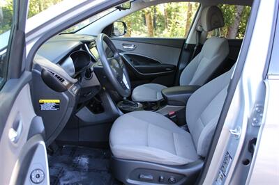 2017 Hyundai Santa Fe SE   - Photo 10 - Salem, OR 97317